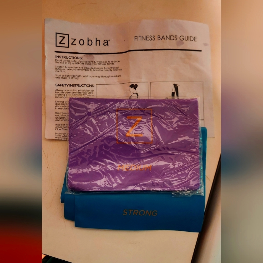 Zobha Fitness Bands comes with 2 bands and guide